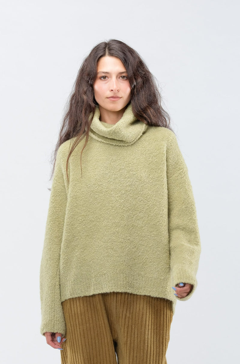 Pistachio Big Boucle Pullover