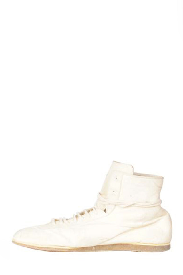 RN02P Kangaroo Sneaker In White