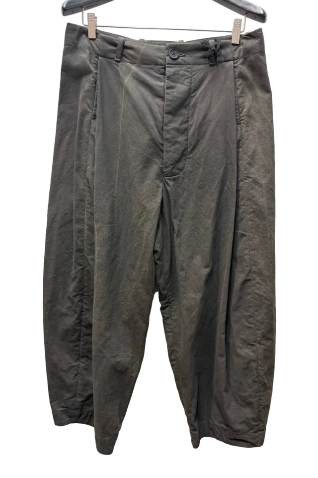 TR16-M Tuck Trouser