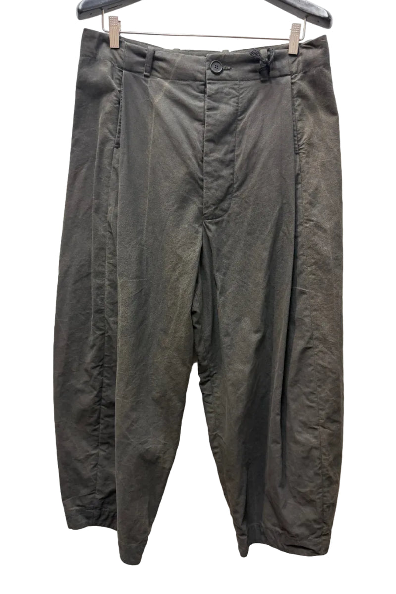 TR16-M Tuck Trouser