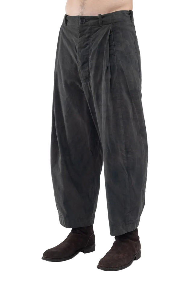 TR16-M Tuck Trouser