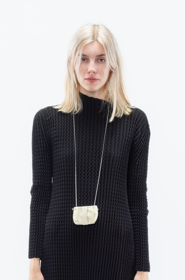 Venta Purse necklace Off green
