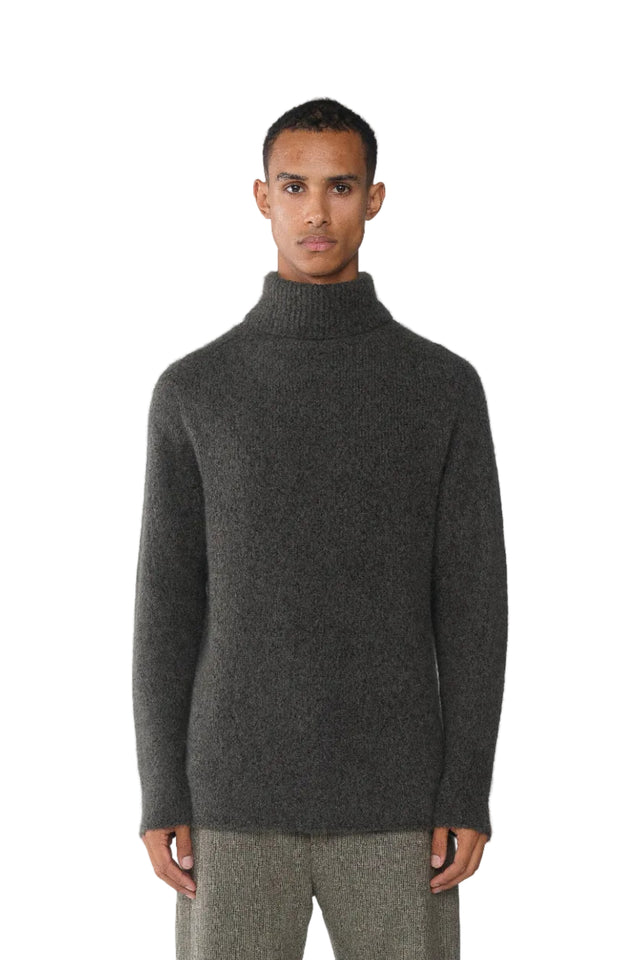 Turtleneck Seamless Sweater