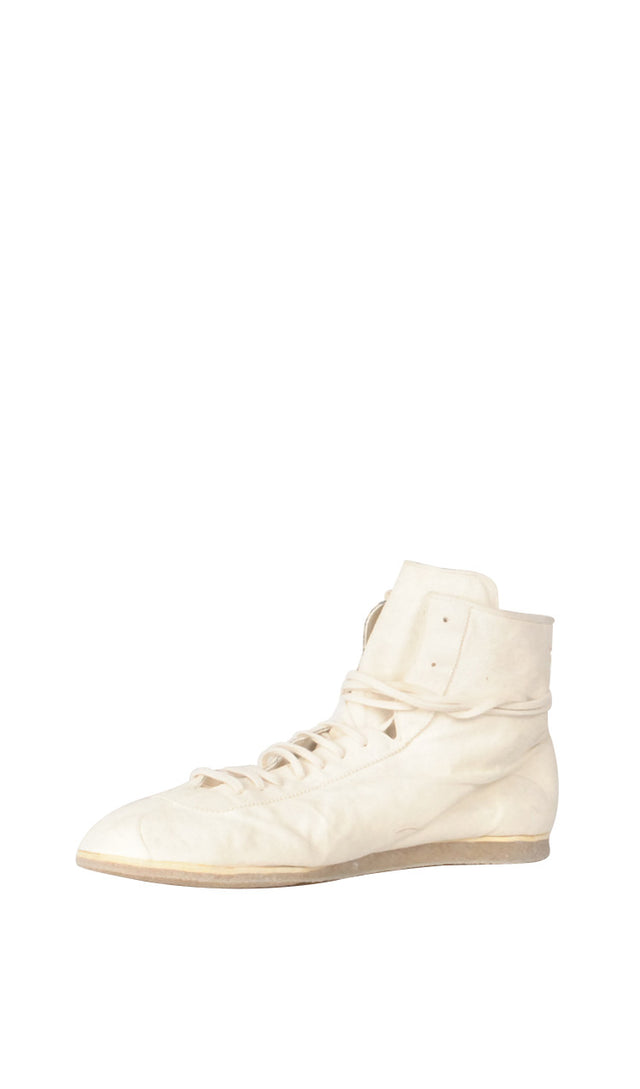 RN02P Kangaroo Sneaker In White