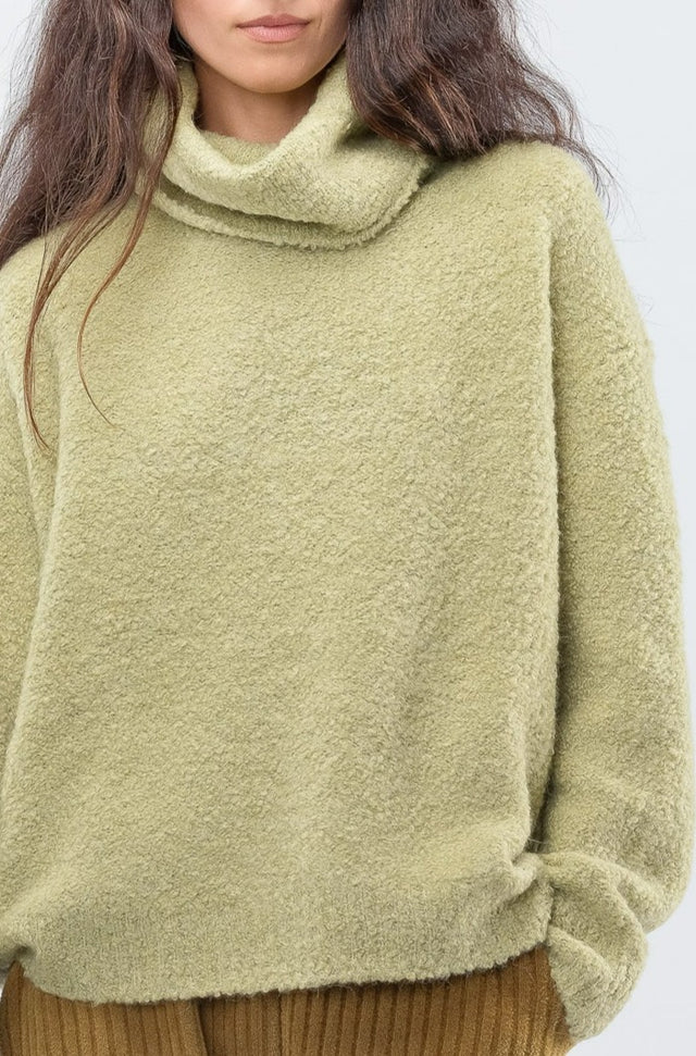 Pistachio Big Boucle Pullover