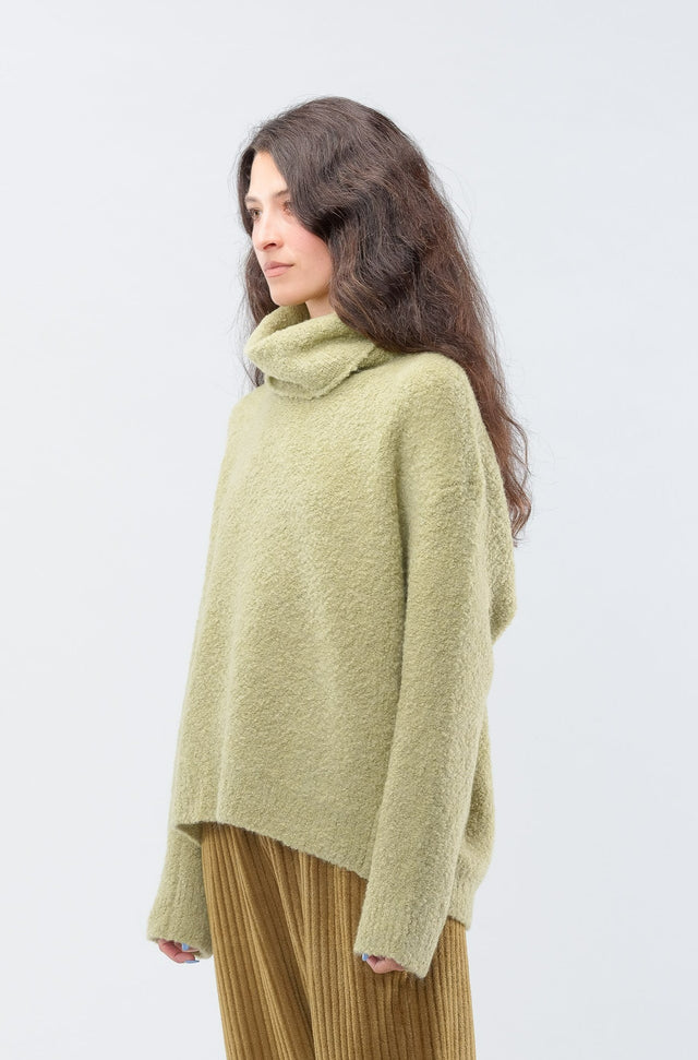 Pistachio Big Boucle Pullover